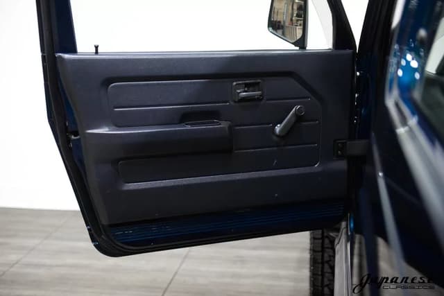 1996 Suzuki Jimny JDM car for sale — photo 17 of 25
