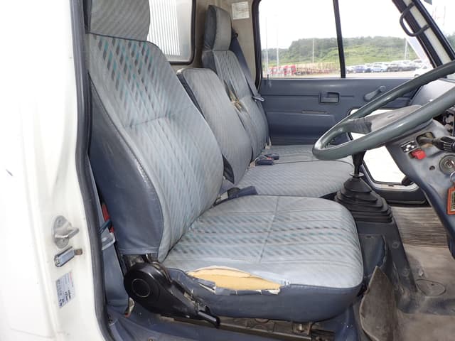 1990 Isuzu Elf JDM car for sale — photo 21 of 25