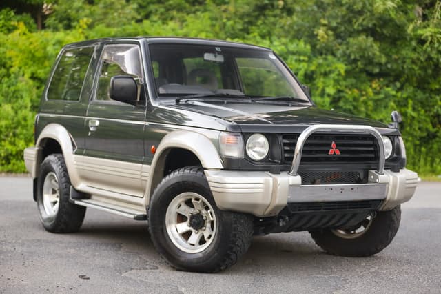 1993 Mitsubishi Pajero JDM car for sale — photo 9 of 25