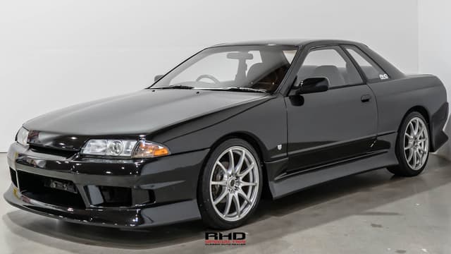 1991 Nissan Skyline JDM car for sale — photo 3 of 25