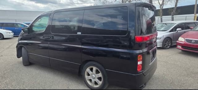 2005 Nissan Elgrand JDM car for sale — photo 7 of 16
