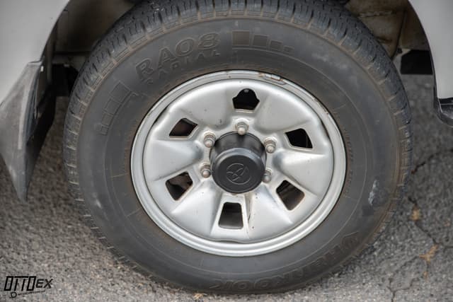 1999 Toyota HiAce JDM car for sale — photo 18 of 25