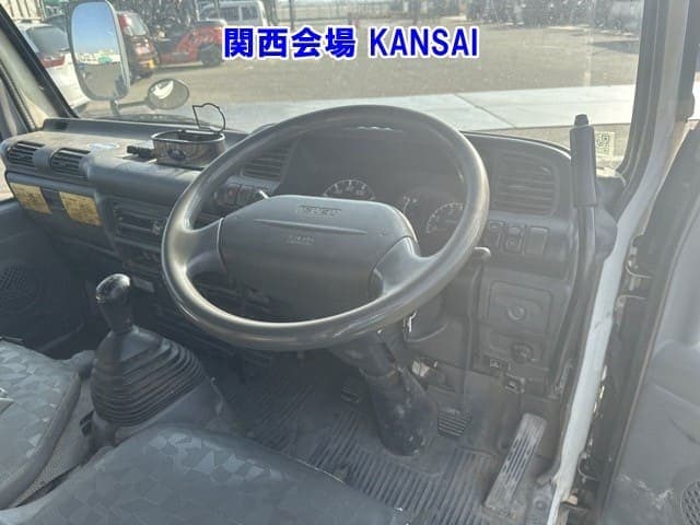 2005 Isuzu Elf JDM car for sale — photo 4 of 8