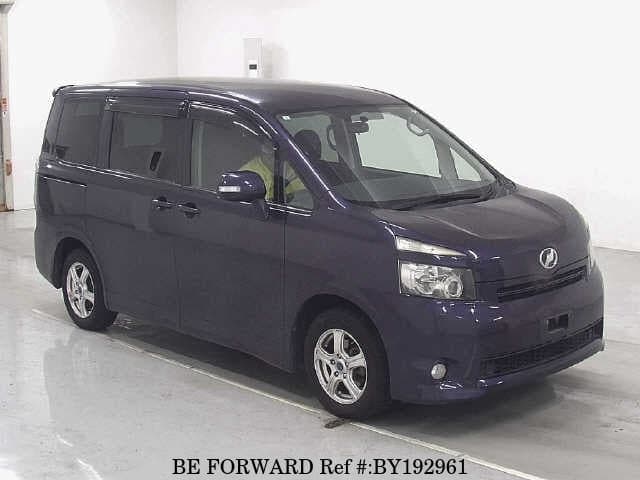 2009 Toyota Voxy JDM car for sale — photo 6 of 7