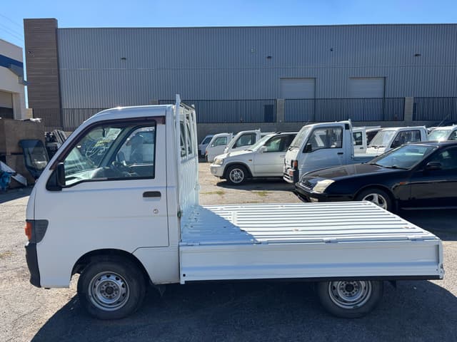1998 Daihatsu Hijet JDM car for sale — photo 12 of 25