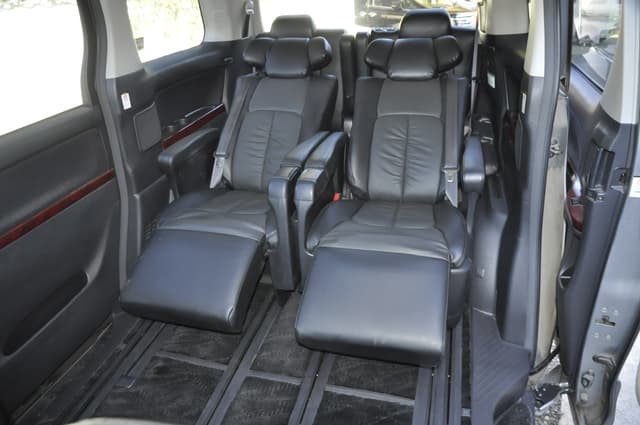 2008 Toyota Alphard JDM car for sale — photo 19 of 25