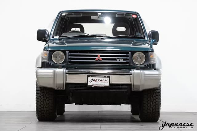 1996 Mitsubishi Pajero JDM car for sale — photo 2 of 25