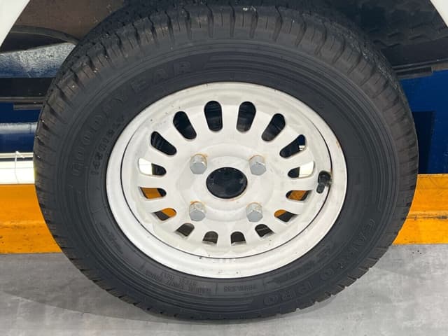 1992 Mitsubishi Minicab JDM car for sale — photo 16 of 24