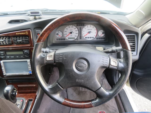 2000 Nissan Stagea JDM car for sale — photo 11 of 22