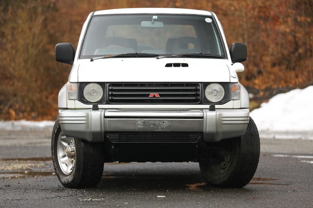 1996 Mitsubishi Pajero JDM car for sale — photo 14 of 25