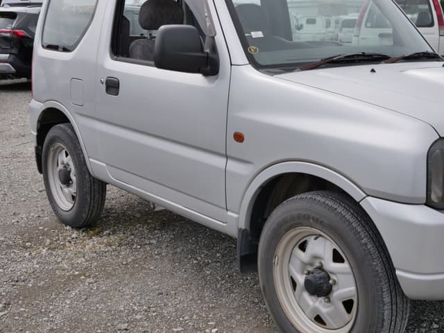 2000 Suzuki Jimny JDM car for sale — photo 10 of 25