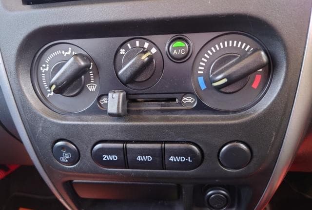 2008 Suzuki Jimny JDM car for sale — photo 25 of 25