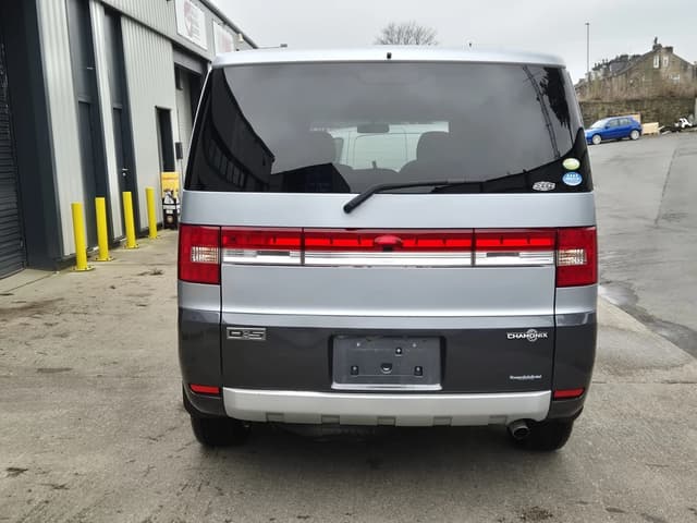 2009 Mitsubishi Delica JDM car for sale — photo 4 of 22