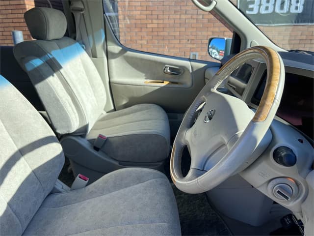 2003 Nissan Elgrand JDM car for sale — photo 13 of 16