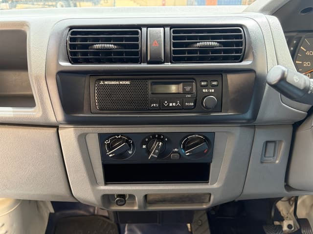1999 Mitsubishi Minicab JDM car for sale — photo 16 of 18