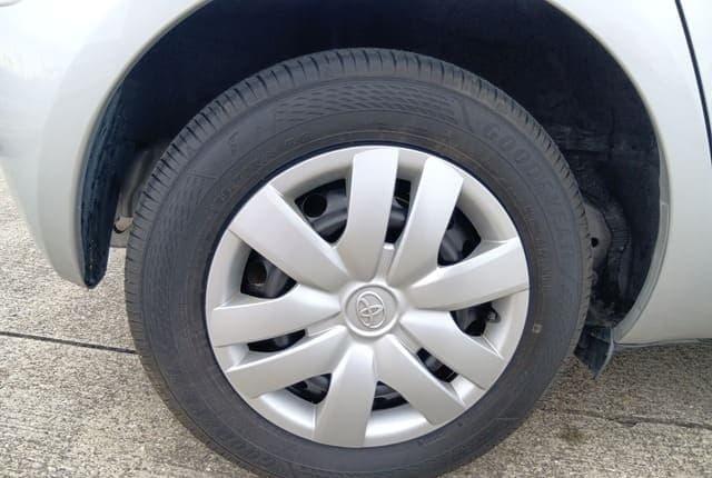 2010 Toyota Vitz JDM car for sale — photo 11 of 25