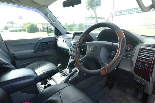 2001 Mitsubishi Pajero JDM car for sale — photo 11 of 20