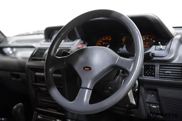 1991 Mitsubishi Pajero JDM car for sale — photo 13 of 25