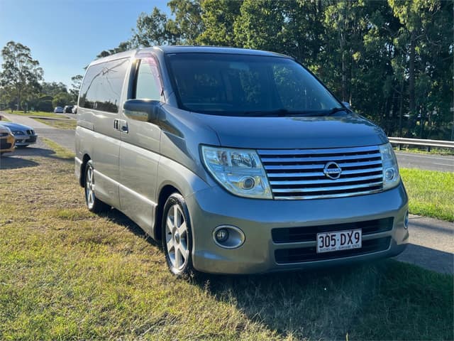 2005 Nissan Elgrand JDM car for sale — photo 3 of 15
