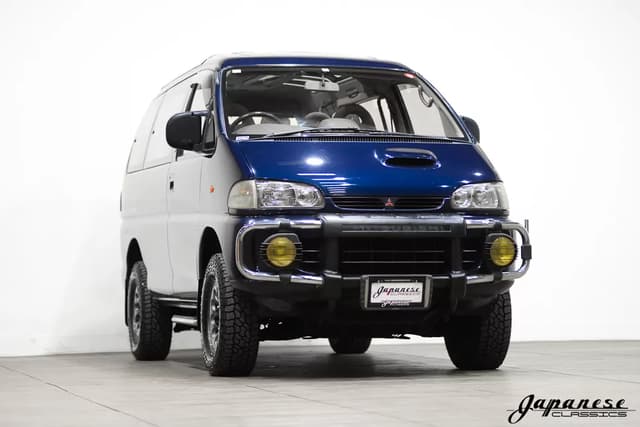 1994 Mitsubishi Delica JDM car for sale — photo 3 of 25
