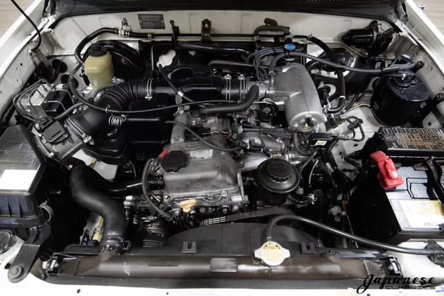 2000 Toyota Hilux Surf JDM car for sale — photo 23 of 25
