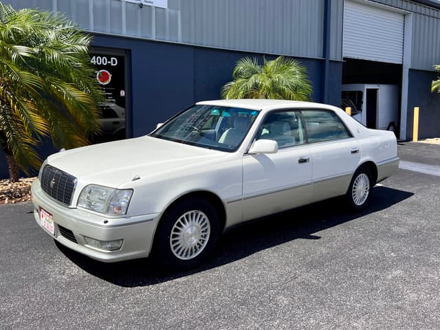 1996 Toyota Crown JDM car for sale — photo 11 of 21