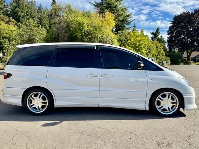2000 Toyota Estima JDM car for sale — photo 9 of 19