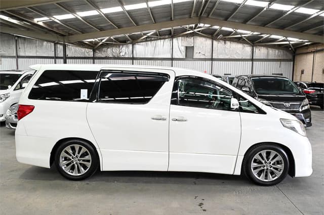 2011 Toyota Alphard JDM car for sale — photo 14 of 25