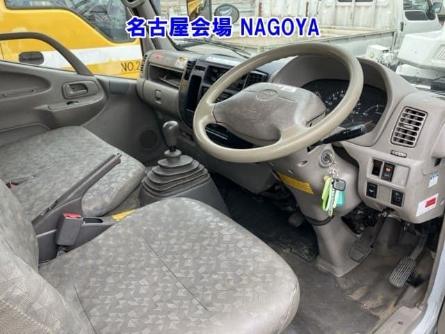 2007 Toyota Dyna JDM car for sale — photo 3 of 8