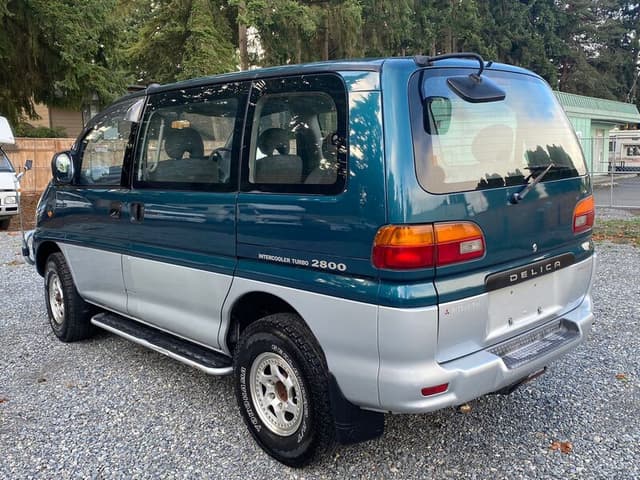 1994 Mitsubishi Delica JDM car for sale — photo 6 of 9