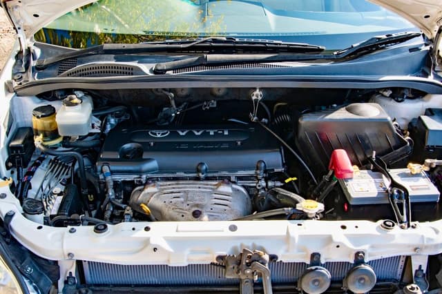 2001 Toyota Ipsum JDM car for sale — photo 20 of 25