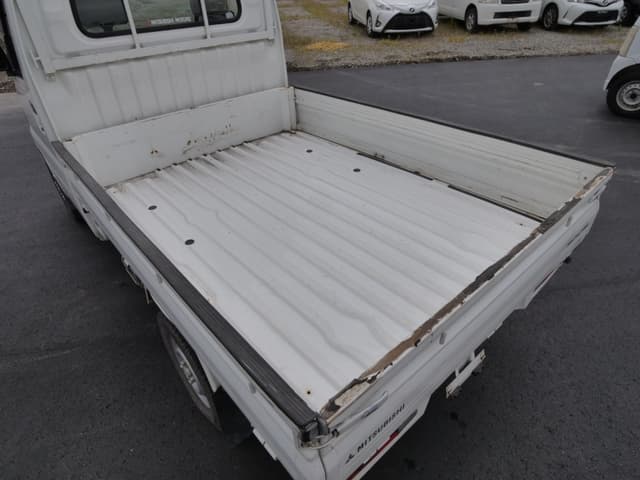 2002 Mitsubishi Minicab JDM car for sale — photo 16 of 25