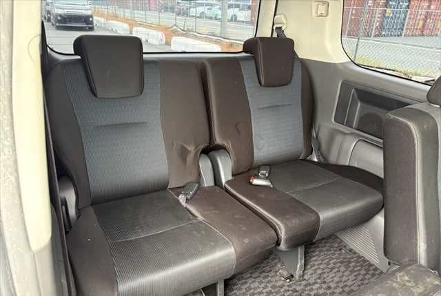 2008 Toyota Voxy JDM car for sale — photo 20 of 25