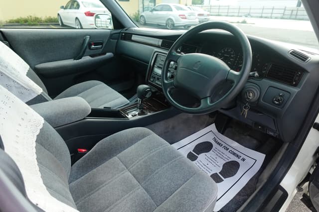 1996 Toyota Crown JDM car for sale — photo 13 of 16