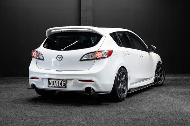 2010 Mazda Axela JDM car for sale — photo 15 of 19