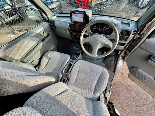 2000 Mitsubishi Town Box JDM car for sale — photo 18 of 25