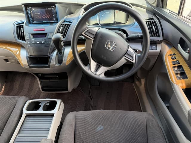 2008 Honda Odyssey JDM car for sale — photo 10 of 19