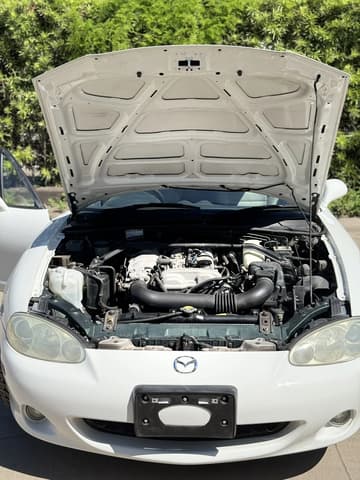 2000 Mazda Roadster (Eunos Roadster / MX-5) JDM car for sale — photo 14 of 16