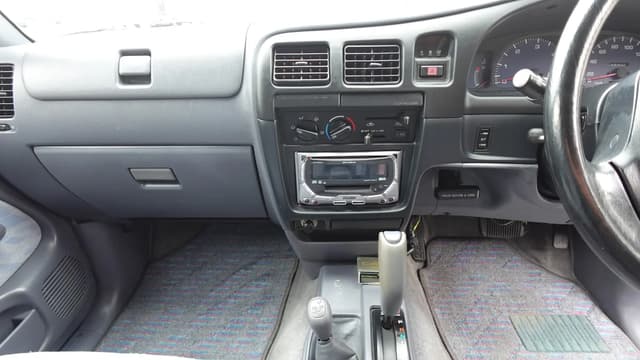 1998 Toyota Hilux JDM car for sale — photo 14 of 16