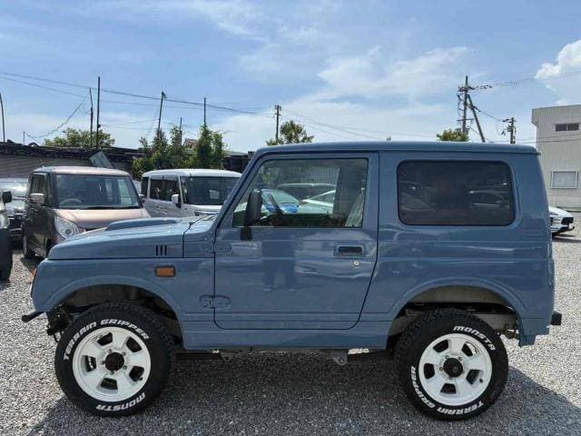 1998 Suzuki Jimny JDM car for sale — photo 15 of 19