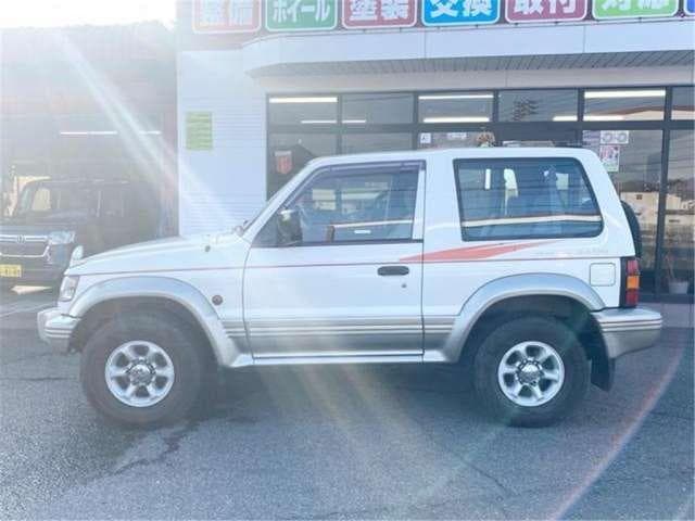 1997 Mitsubishi Pajero JDM car for sale — photo 5 of 25