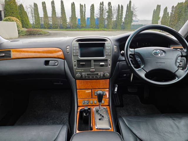 2001 Toyota Celsior JDM car for sale — photo 10 of 14