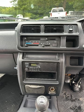 1999 Daihatsu Hijet JDM car for sale — photo 18 of 23
