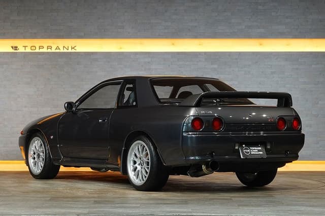Nissan Skyline JDM car for sale — photo 14 of 25