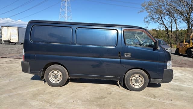2001 Nissan Caravan JDM car for sale — photo 3 of 18