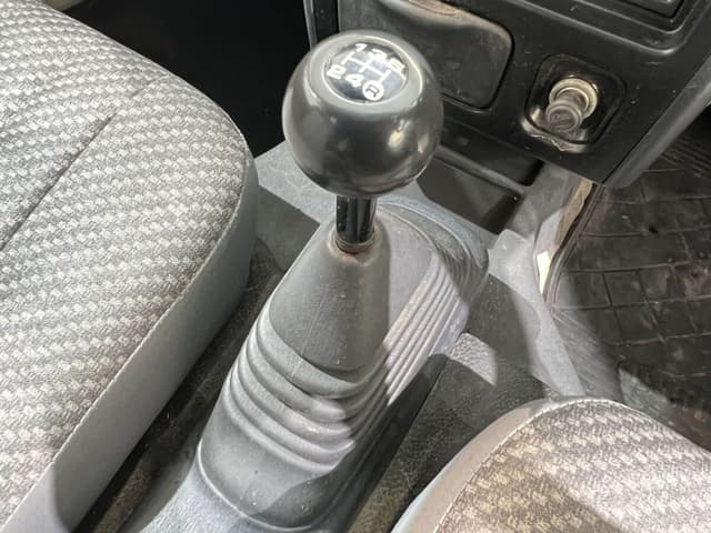 2000 Daihatsu Hijet JDM car for sale — photo 14 of 25