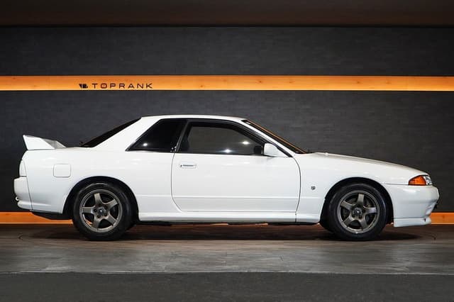 1993 Nissan Skyline JDM car for sale — photo 10 of 25