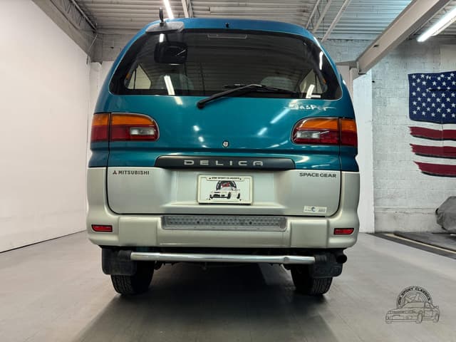 1997 Mitsubishi Delica JDM car for sale — photo 19 of 25