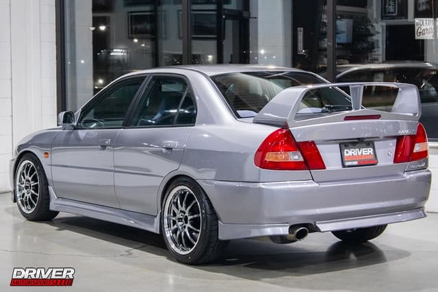 1996 Mitsubishi Lancer Evolution JDM car for sale — photo 2 of 25