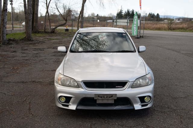 2001 Toyota Altezza JDM car for sale — photo 2 of 17